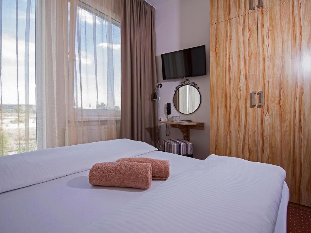 Aviator Garni Hotel Bratislava Exterior photo